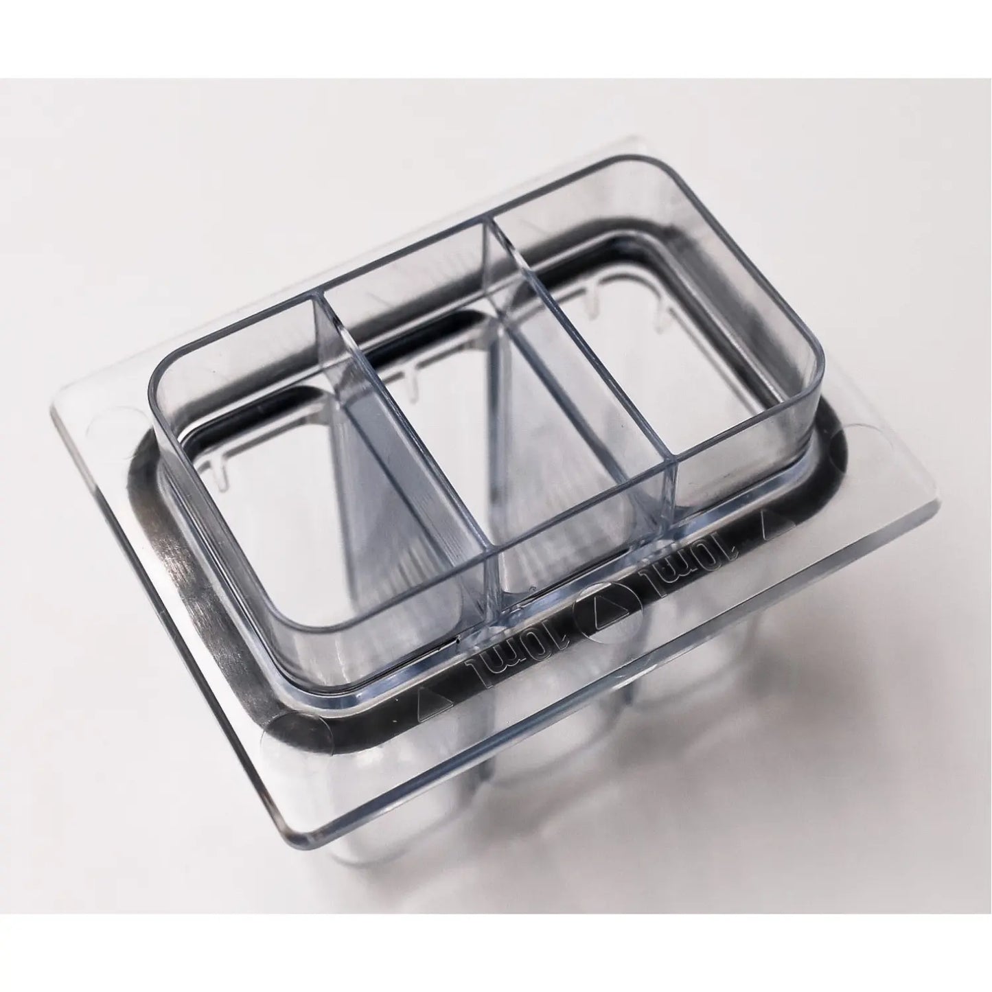 Top view of PoolWaterLAB 3-cell test cuvette for pool water testing
